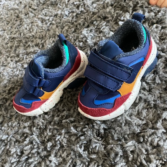🚨Final Sale! 🚨ZARA infant contrast blue sneakers - Picture 5 of 11